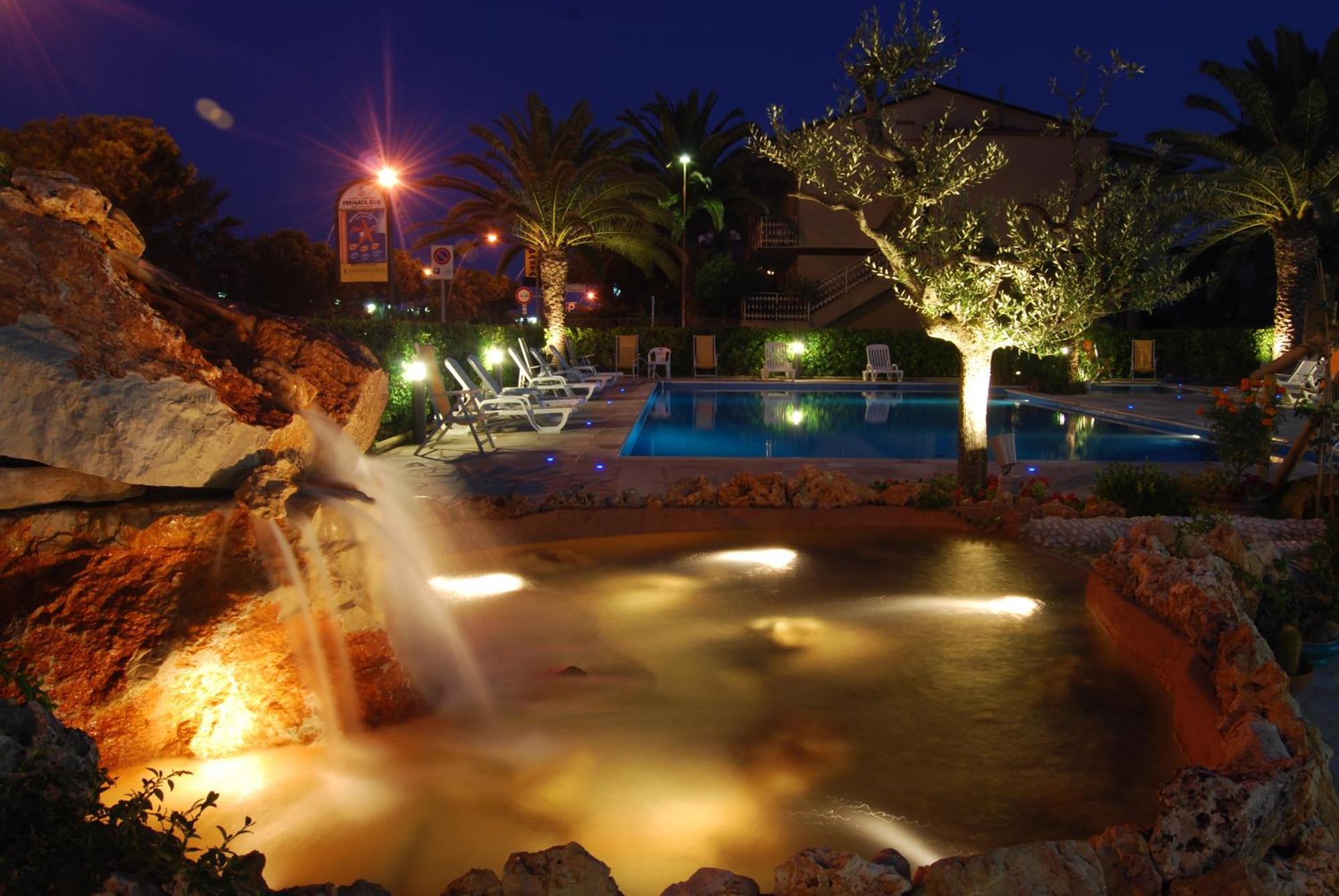 Hotel Costa Verde Торторето Экстерьер фото
