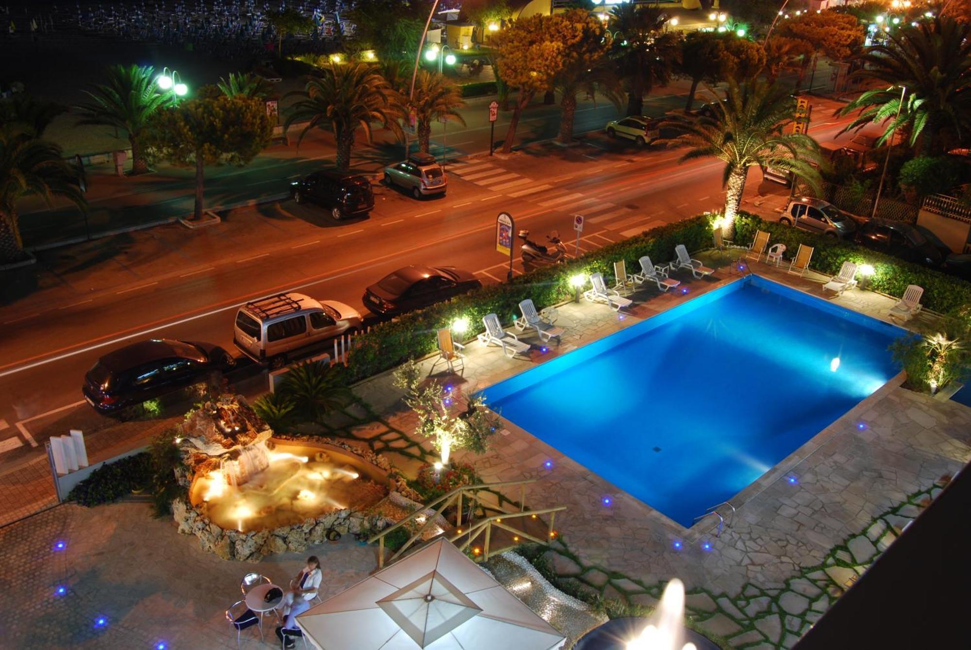 Hotel Costa Verde Торторето Экстерьер фото