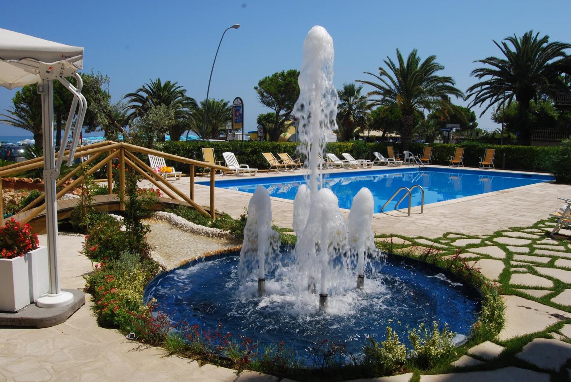 Hotel Costa Verde Торторето Экстерьер фото
