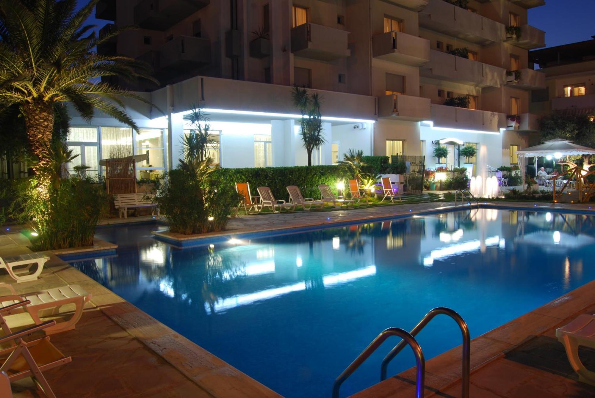 Hotel Costa Verde Торторето Экстерьер фото